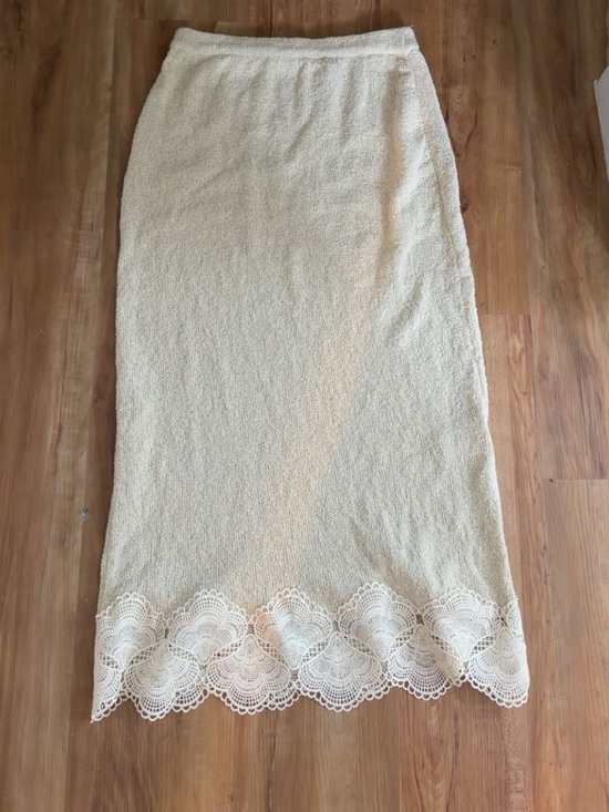 Zara Dresses & Skirts - Cream Lace-Hem Maxi Skirt
